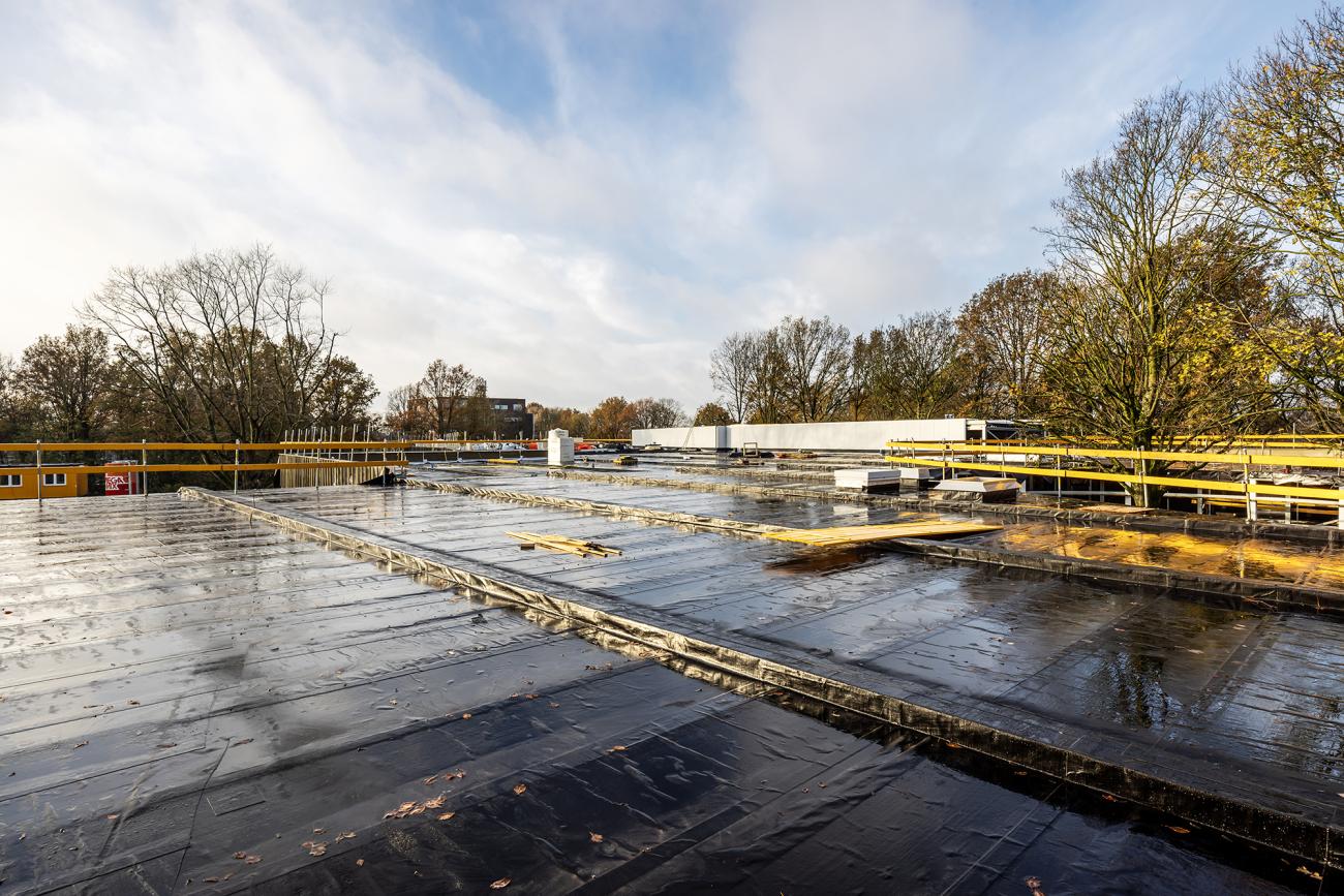 Foto van het dak van het nieuwe zwembad